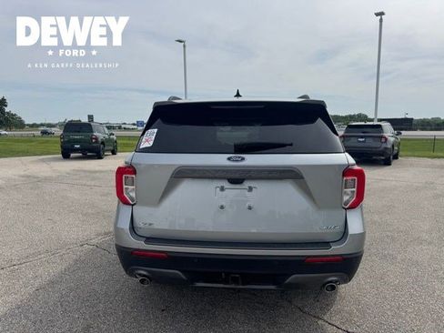 Used 2023 Ford Explorer XLT w/ Equipment Group 202A AWD/4WD image 12