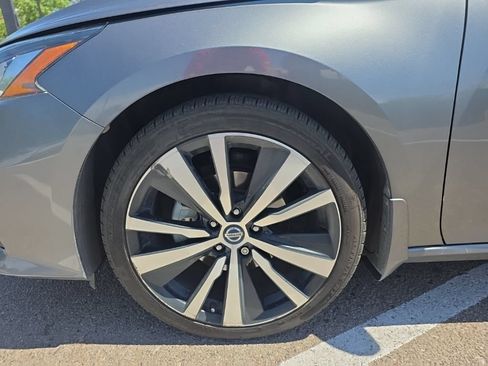 Used 2022 Nissan Altima 2.5 SR FWD image 2