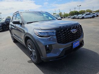 New 2026 Ford Explorer ST-Line w/ ST-Line Street Pack RWD video 2