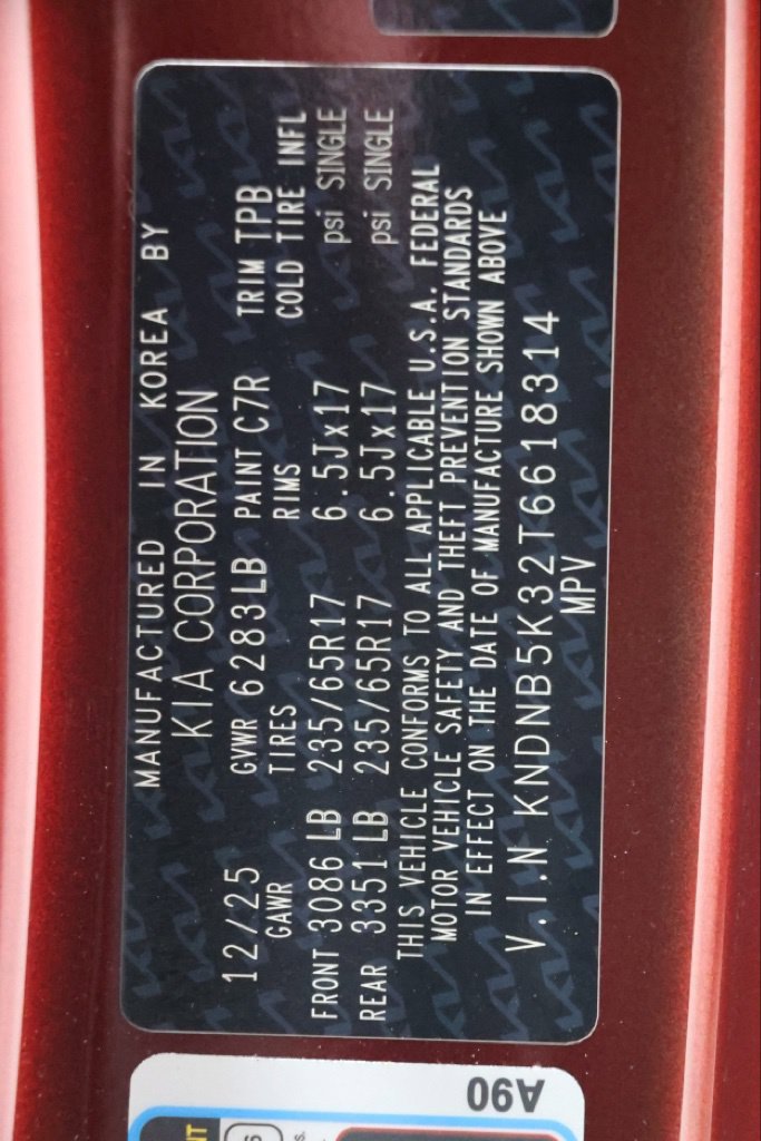 Used 2026 Kia Carnival FWD image 38