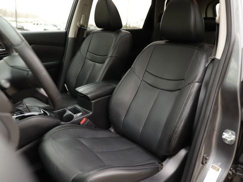 Used 2019 Nissan Rogue SL w/ Premium Package AWD/4WD image 23
