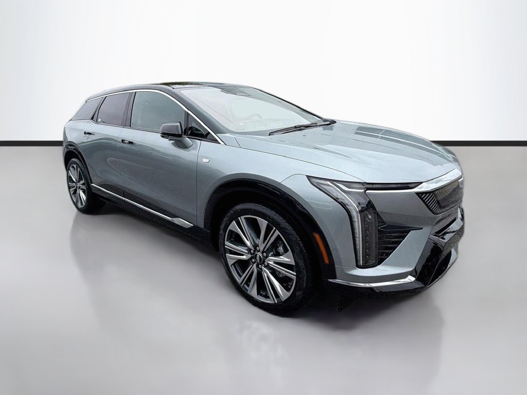 Certified 2025 Cadillac Optiq Luxury 2 AWD/4WD image 3