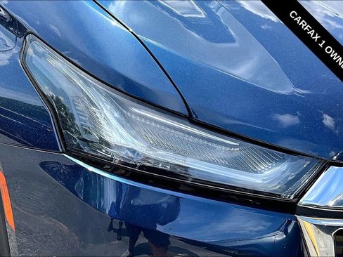 Used 2023 Chevrolet Traverse LS FWD image 31