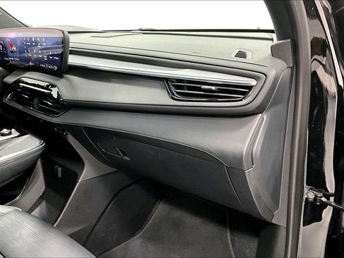 Used 2025 Buick Enclave Sport Touring FWD image 19
