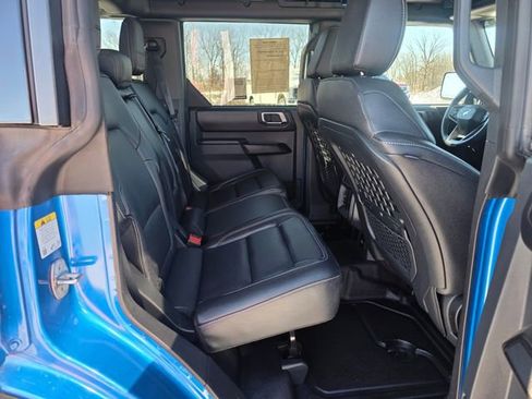 Used 2025 Ford Bronco Badlands AWD/4WD image 36