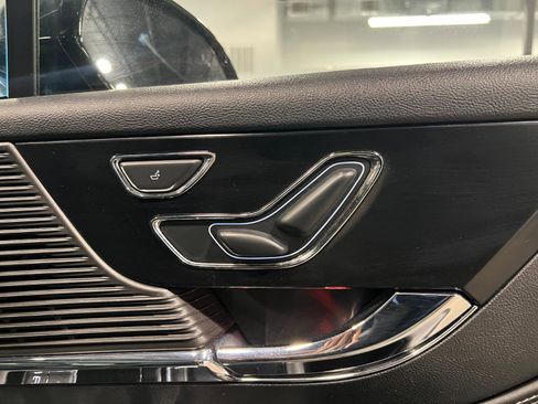 Used 2020 Lincoln Corsair AWD w/ Premium Package image 38