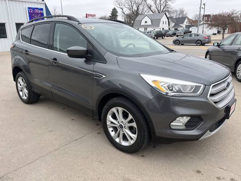 Used 2018 Ford Escape SEL FWD image 2
