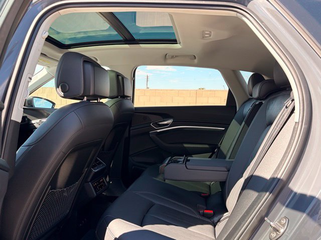 Used 2024 Audi Q8 e-tron Premium Plus w/ Premium Plus Package AWD/4WD image 15