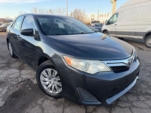 Used 2012 Toyota Camry LE image 25