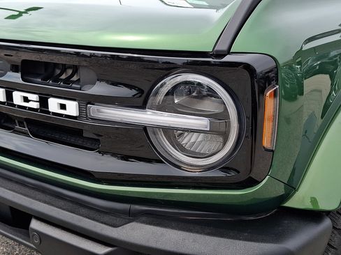 Certified 2025 Ford Bronco Outer Banks AWD/4WD image 12