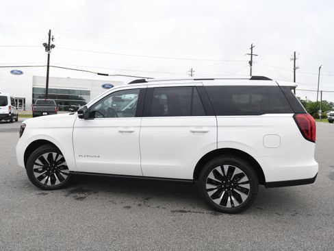 New 2026 Ford Expedition Platinum w/ Driver's Package AWD/4WD image 9