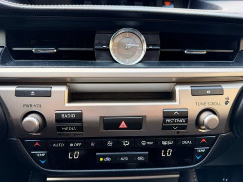 Used 2016 Lexus ES 350 FWD image 29