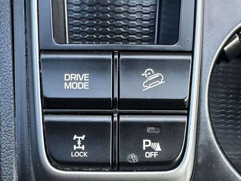 Used 2018 Hyundai Tucson Value w/ Cargo Package AWD/4WD image 12