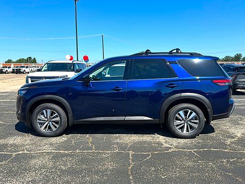New 2026 Nissan Pathfinder SL FWD image 5