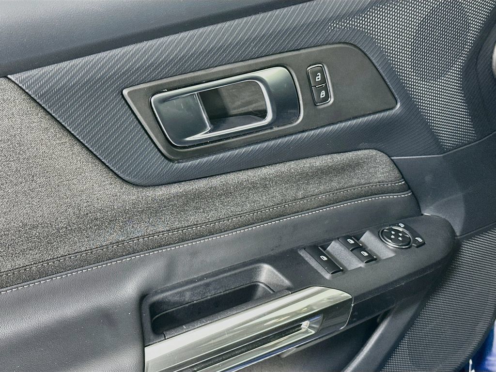 Used 2024 Ford Mustang Convertible RWD image 18