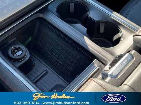 New 2025 Ford Expedition Active image 35