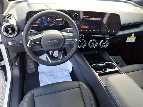 New 2025 Chevrolet Blazer EV LT image 15