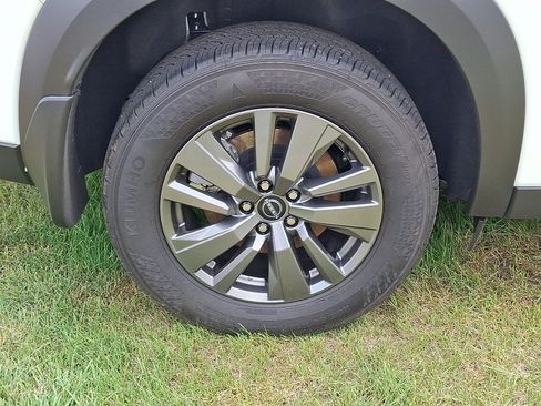 Used 2026 Nissan Pathfinder SV AWD/4WD image 6