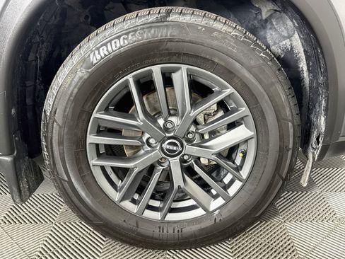 Used 2023 Nissan Rogue S FWD image 30