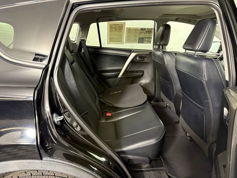 Used 2015 Toyota RAV4 Limited image 32