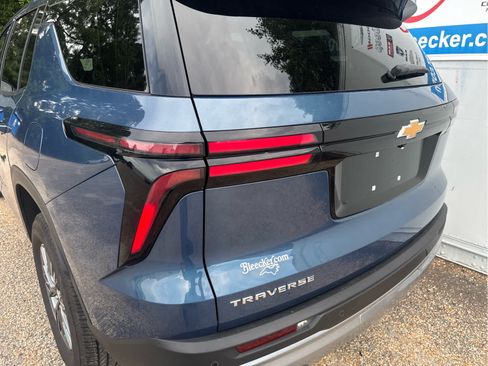 Used 2025 Chevrolet Traverse LT w/ Driver Confidence Package FWD image 19