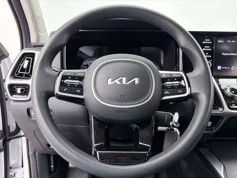 Used 2022 Kia Sorento LX FWD image 3