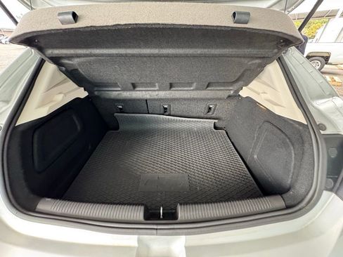 Used 2017 Chevrolet Cruze LT w/ Sun And Sound Package image 9