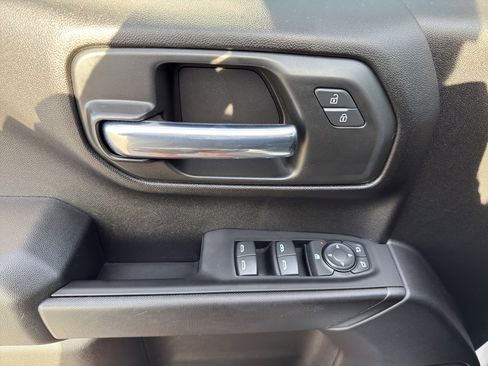 Used 2022 Chevrolet Silverado 1500 Custom image 10