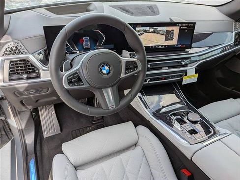 Used 2026 BMW X5 sDrive40i w/ M Sport Package RWD image 3