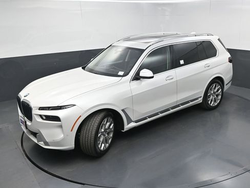 Used 2023 BMW X7 xDrive40i w/ Premium Package AWD/4WD image 37