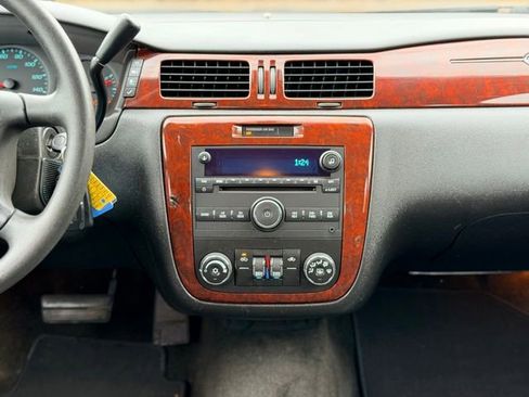 Used 2010 Chevrolet Impala LS FWD image 16