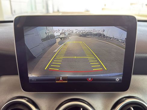 Used 2019 Mercedes-Benz GLA 250 4MATIC w/ Multimedia Package image 31