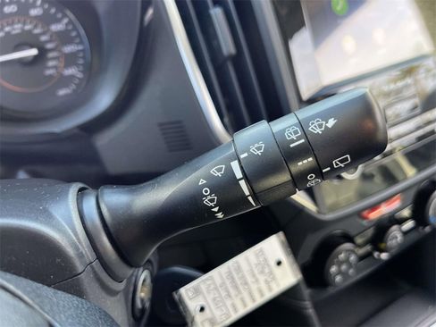 Used 2019 Subaru Crosstrek 2.0i w/ Eyesight System image 34