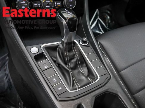 Used 2024 Volkswagen Jetta SE image 13