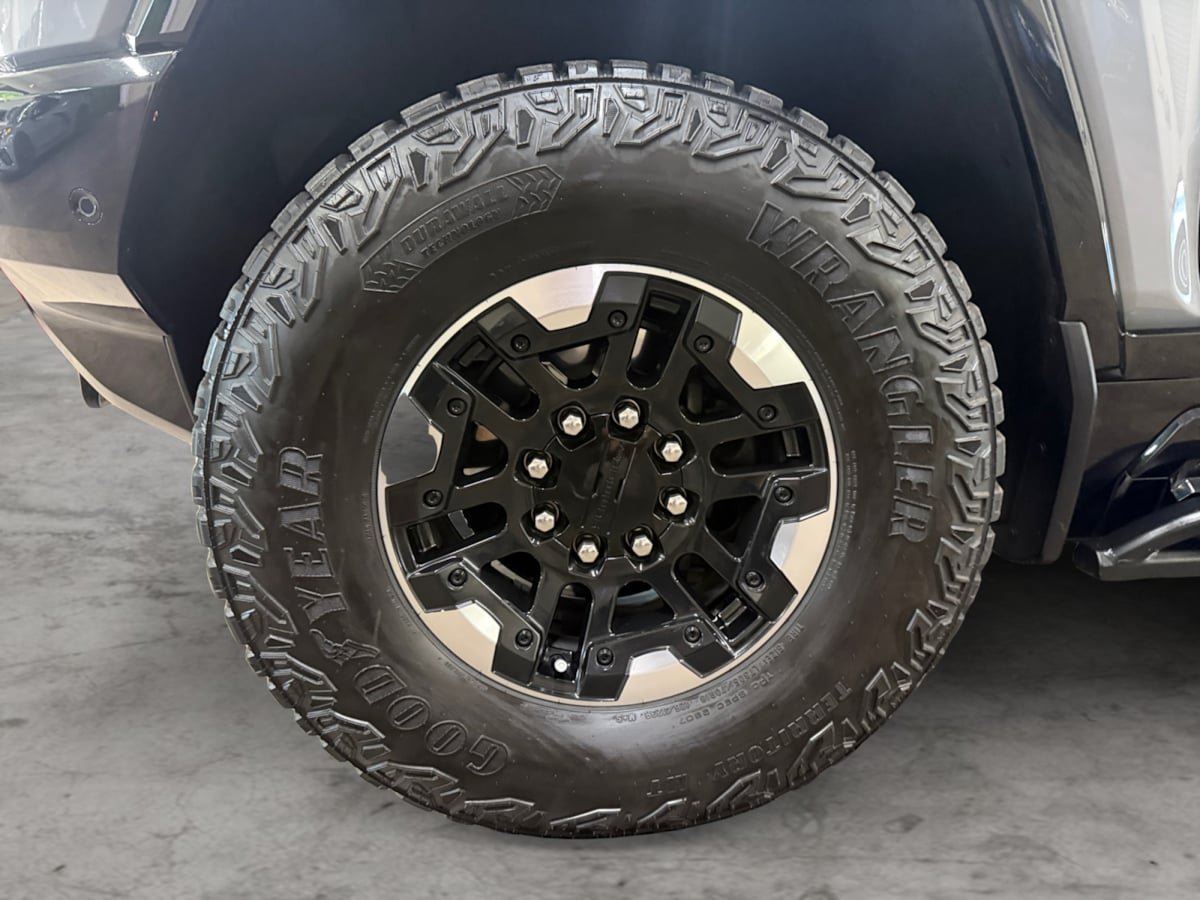 Used 2024 GMC Hummer EV 3X w/ Extreme Off-Road Package AWD/4WD image 9