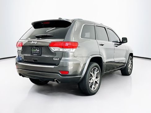 Used 2018 Jeep Grand Cherokee Limited AWD/4WD image 9