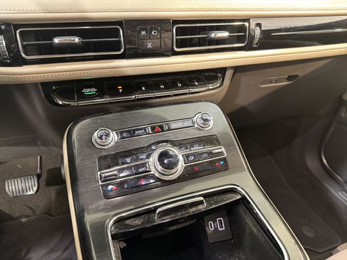 Used 2021 Lincoln Nautilus FWD w/ Equipment Group 101A image 19