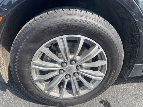 Used 2019 Cadillac XT5 Luxury w/ Trailering Package AWD/4WD image 28