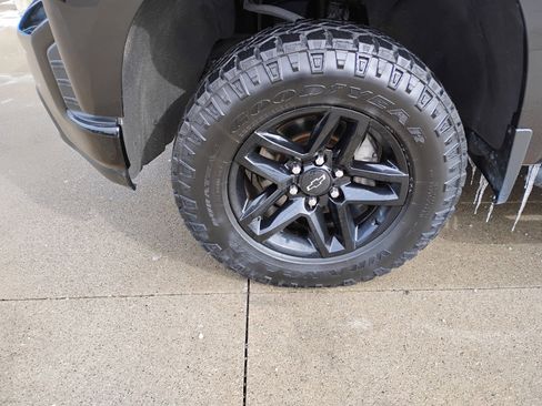 Used 2020 Chevrolet Silverado 1500 LT Trail Boss image 22