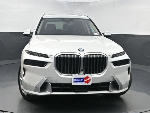 Used 2023 BMW X7 xDrive40i w/ Premium Package AWD/4WD image 44