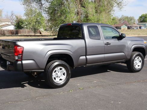 Used 2020 Toyota Tacoma SR image 4