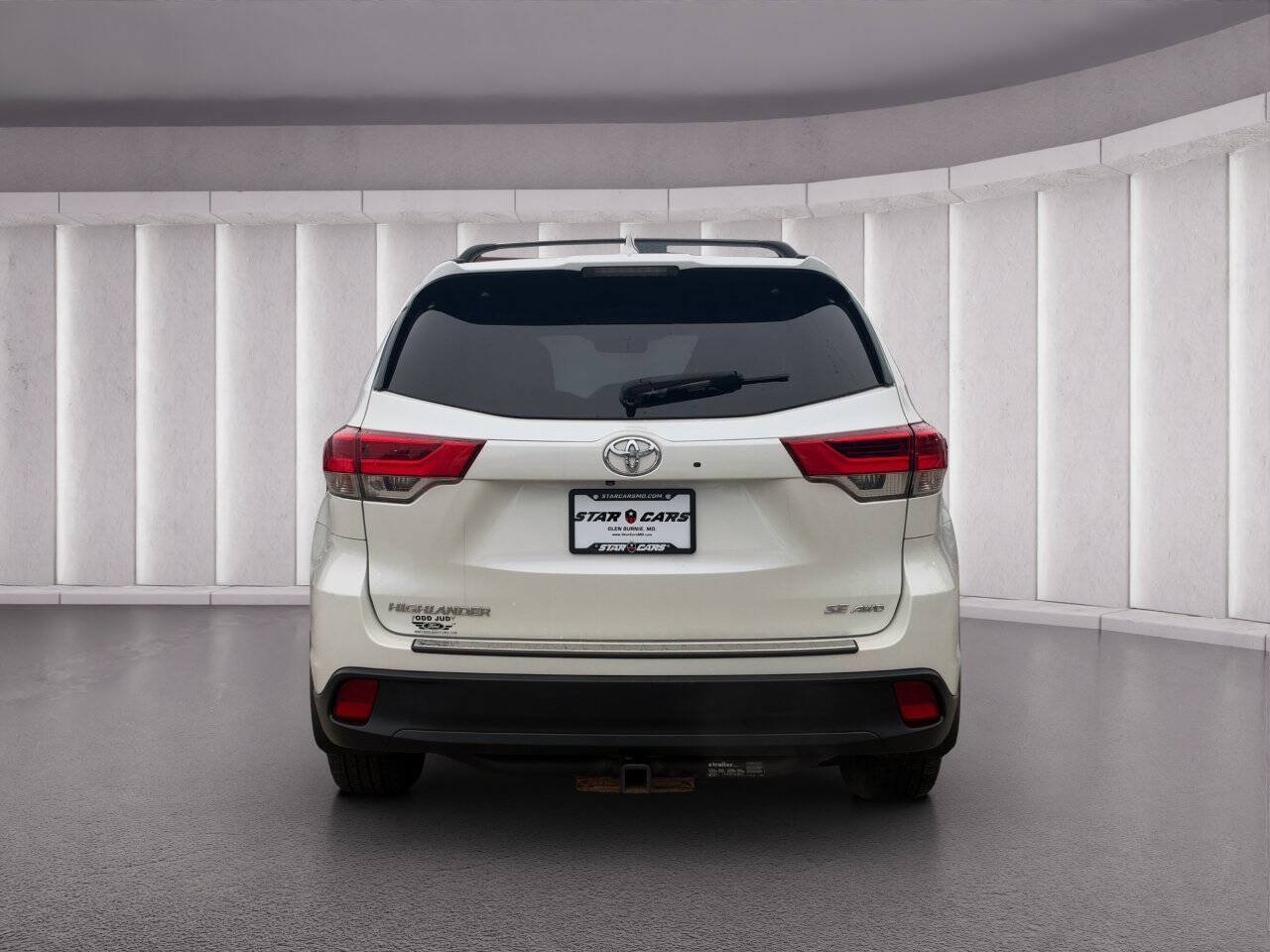 Used 2018 Toyota Highlander SE AWD/4WD image 4