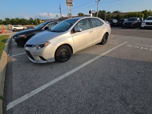 Used 2014 Toyota Corolla LE FWD image 4