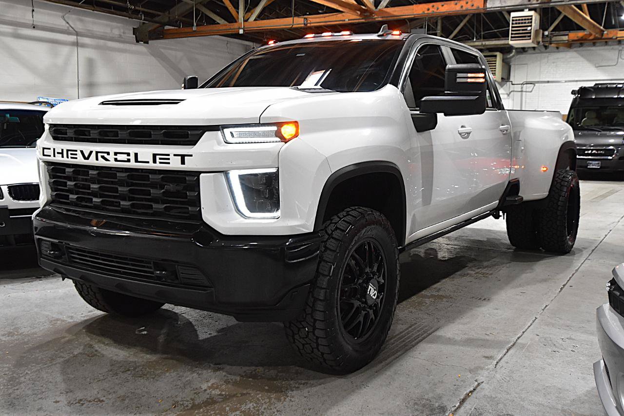 Used 2023 Chevrolet Silverado 3500 LT AWD/4WD image 3