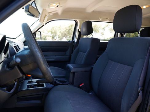 Used 2011 Dodge Nitro Heat AWD/4WD image 6