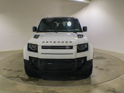 Used 2023 Land Rover Defender 130 X-Dynamic SE AWD/4WD image 9