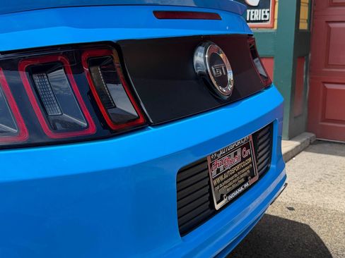 Used 2013 Ford Mustang GT Premium RWD image 36