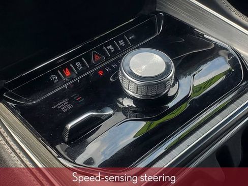 Used 2024 Jeep Wagoneer Series II w/ Flexible Seating Group AWD/4WD image 32
