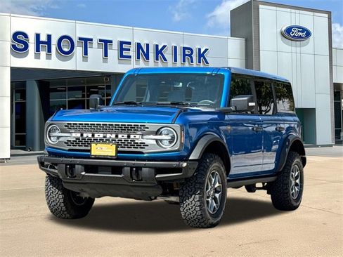 Certified 2024 Ford Bronco Badlands image 3