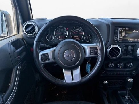 Used 2016 Jeep Wrangler Unlimited Rubicon AWD/4WD image 28